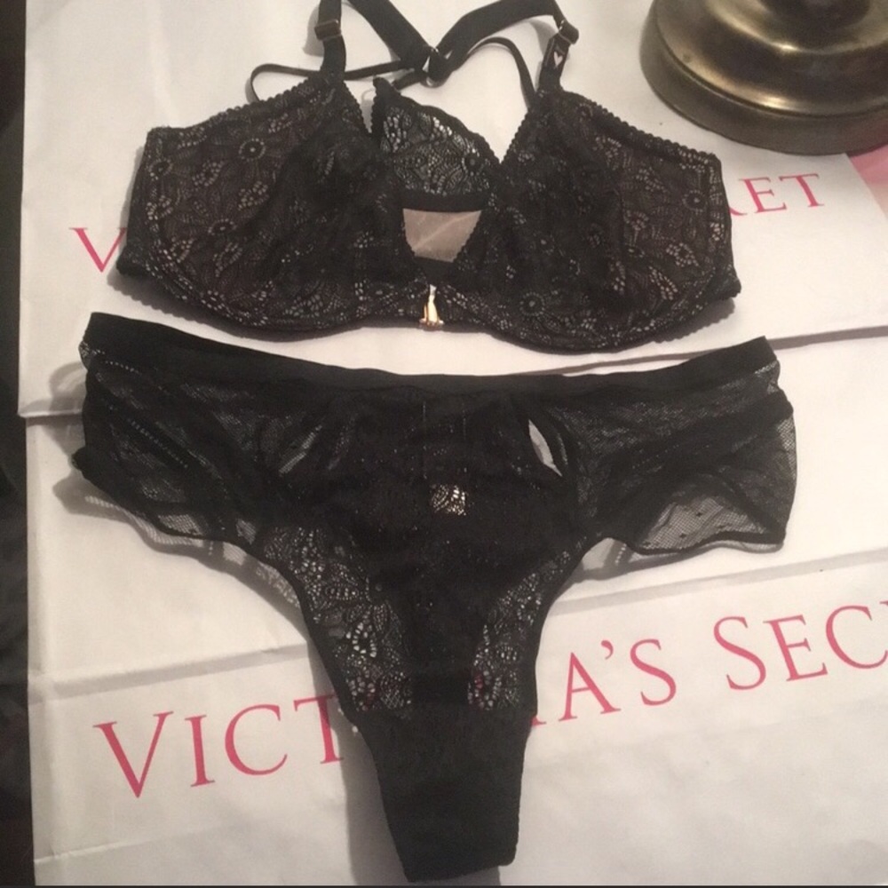 SOLD❗️Victoria’s Secret Very Sexy Set